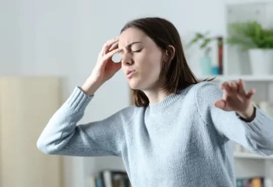  بررسی مهم ترین علل گیج رفتن سر